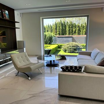 Центральна вул., 2-а