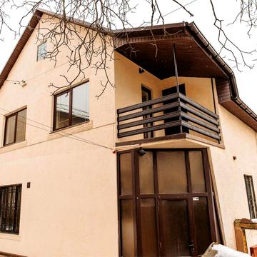 Продаж 2-х будинків Чернівці Дністряньска 7