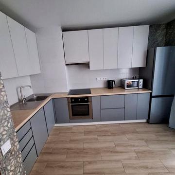 Здається 2-х кімнатна квартира . Є генератор