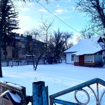 Продаж Будинку в центрі селища Комишня.