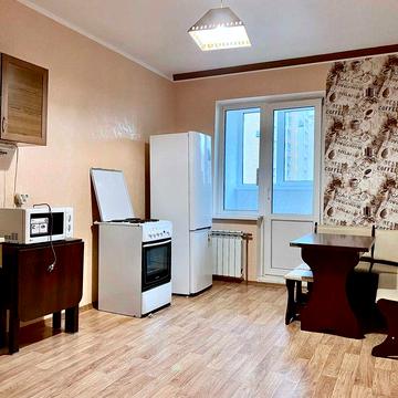 метро Васильківська  вул. Максимовича 9