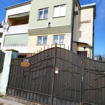 Довгострокова оренда будинку