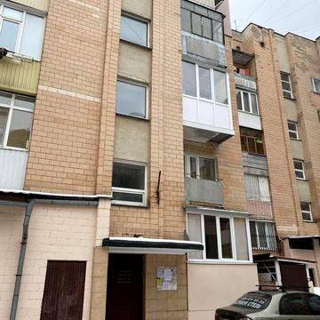 Продам 2 кім квартиру в центрі ( Чешка )Чорновола 2б