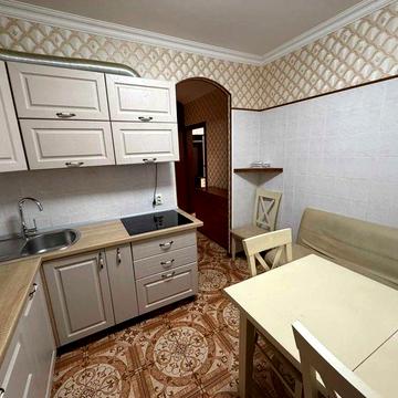 Продаж. Трикімнатна квартира.Заболотного 114