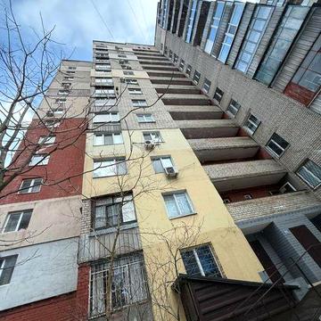 Продам 2к.квартира,Тополь 3