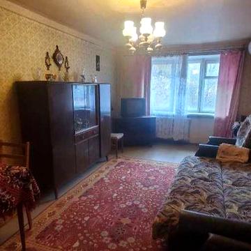 продам  2комн квартиру на Корищенко