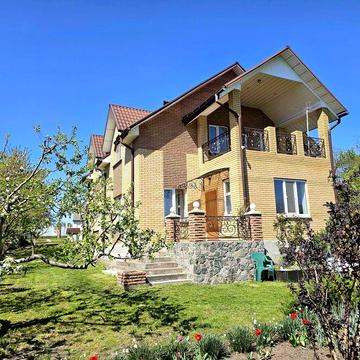 Продам будинок двоповерховий 205м2.  Біла Церква в 10км