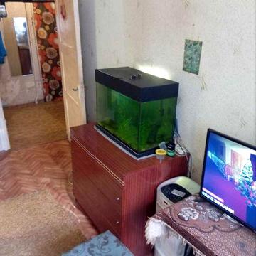 Продам 2-комн   квартиру 2/4 метро Тракторный завод 19000 торг