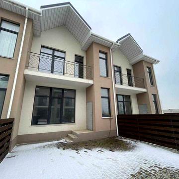 Продам Двухэтажный таунхаус в коттеджном городке с парком