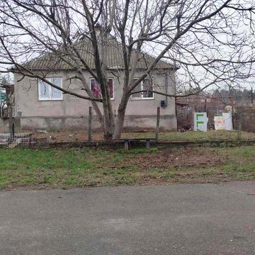 Продажа дома в центре посёлка, с газовым отоплением цена 35500у.е