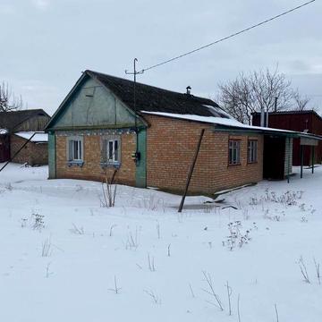 Продається будинок в чудовому селі на Житомирщині.