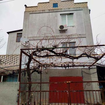 Продам   дом со всеми удобствами рядом с Черноморском