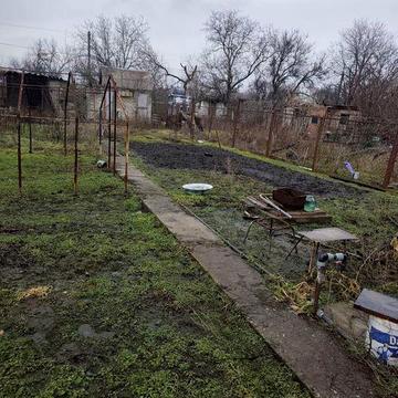 Продам дачну ділянку з будинком