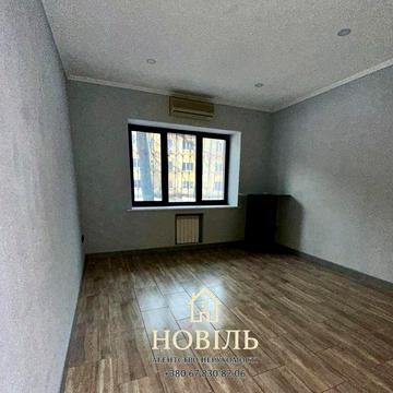 Продам 2-кім кв Сталінка Севастопольська пл вул.М.Токарева 4 Вузівська