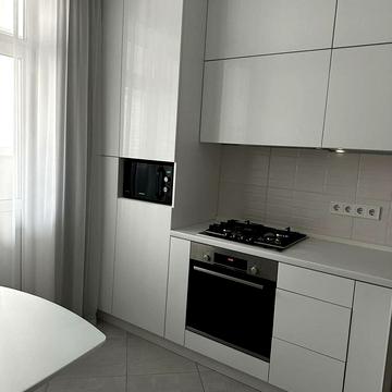 Желваковского, 4