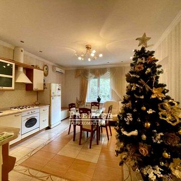 Капітальний будинок на 9 сотках у районі Черемушки, 2 житлові будинки