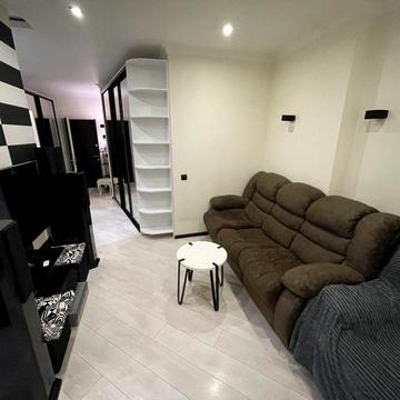 Драгоманова вул., 40-Ж