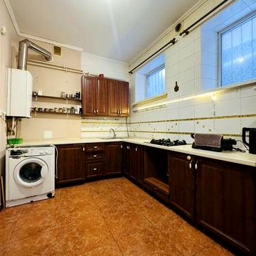 3-х кімн. квартира в Центрі - 80 м2 - Індивідуальне опалення