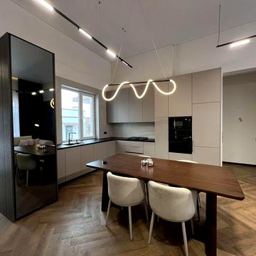 котедж з якісним преміум ремонтом, закрите містечко, 2 паркомісця