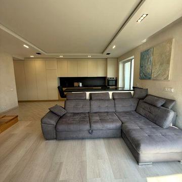 ЦЕНТР! Продам Дворівневу квартиру по Пр.Перемоги