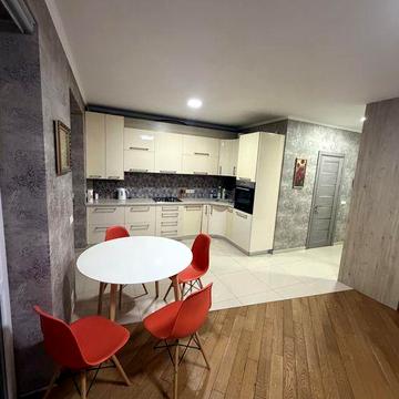 Оренда 1 кім новобудови Солонка , вул.Орлика 1 , поруч ТЦ  Кінкрос