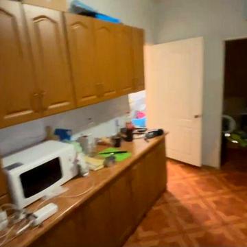 Здається невеликий будинок Балабине