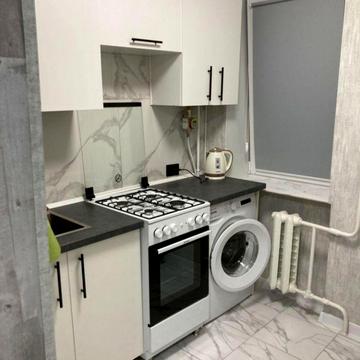 2к.кв. вул. Лятошинського, навпроти ТРЦ Республіка, метро Іподром