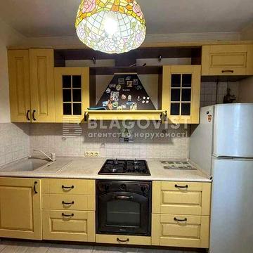 2к.Хорива,33.Сталінка.Поділ.Метро Контрактова площа-3хв.