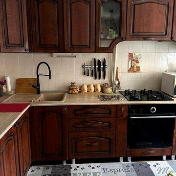 Продаж 4-кімнатної квартири в Ужгороді