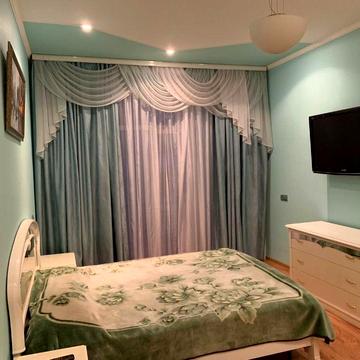 Сдам в начале месяца 2-к. квартиру, Центр, Героев Харькова,3, метро