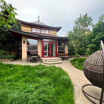 Будинок в Дніпрі з басейном та сауною, біля річки