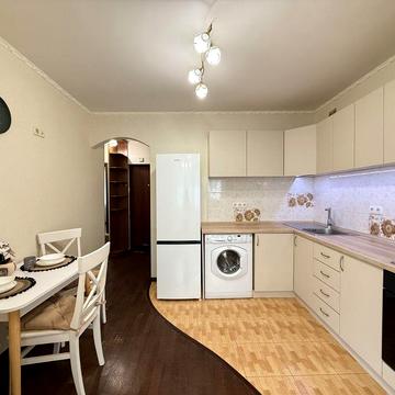 Оренда! Оновлена! Тепла! 43 кв.м з кладовою ЖК Софія