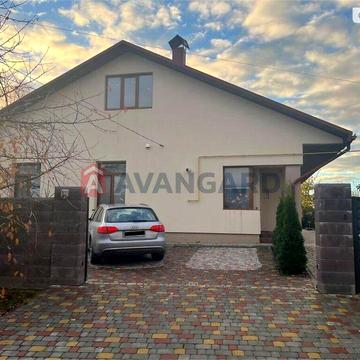 Будинок 144 м²,сад, новий ремонт, техніка, 12 км до центру