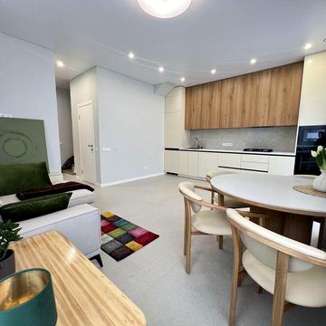 Перша Оренда дизайнерського таунхауса в Петропавлівській Борщагівці.