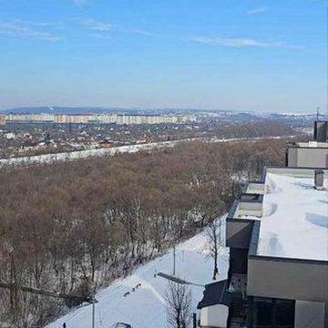 Видова здана 1к квартира, 43м з відкритим балконом.