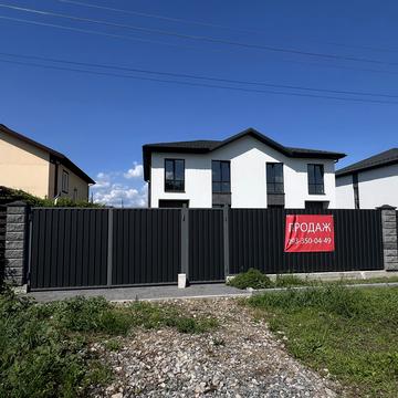 Павла Тичини вул., 13