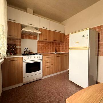 Сдам 1-ком  просторную квартиру Тополь -3