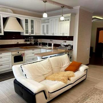 2 кімнатна квартира біля Парка Перемоги.