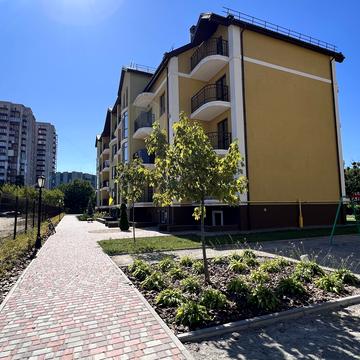 Фельдмана вул., 1/1