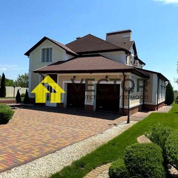 Елітний дім з французькою верандою, каміном та автополивом біля лісу