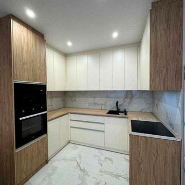 Продам однокімнатну квартиру в ЖК Скай Сіті, вул. Варненська