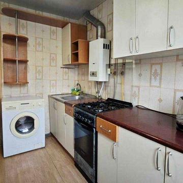 Продається 2-кімнатна квартира на вулиці Наукова