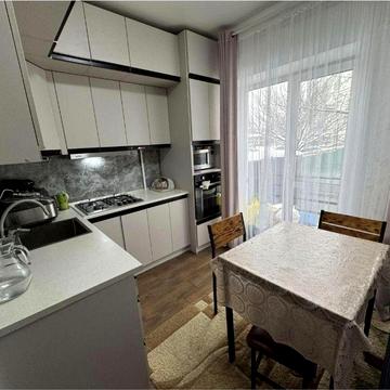 Сертифікат! Двокімнатна квартира біля парку! Мінімальні податки! Газ!