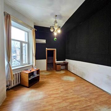 Оренда 2к квартири на вул. Руська42