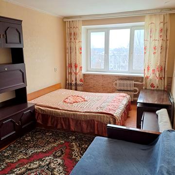 Дмитра Апухтіна вул., 25