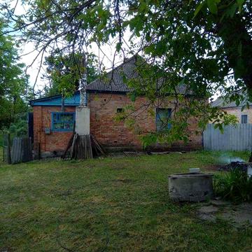 Продам будинок в селі.