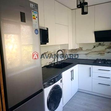 У продажу 2-х кімнатна в центрі міста