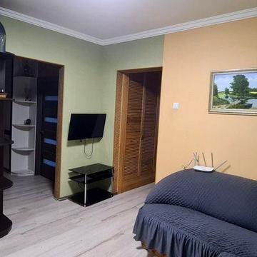 Момота. 3 кімнати, 88 метрів.