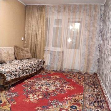 Сдаю 2-х кімнатну на Соцмісті на довготривалий  строк з технікою.