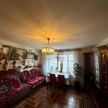 Продам 3 кімнатну квартиру в центрі міста  вул Каракая 4